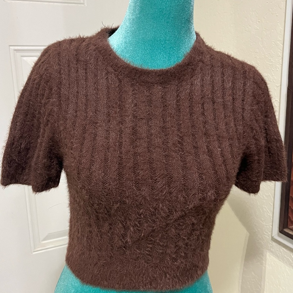 Zara sz small like new super soft crop short sleeve sweater